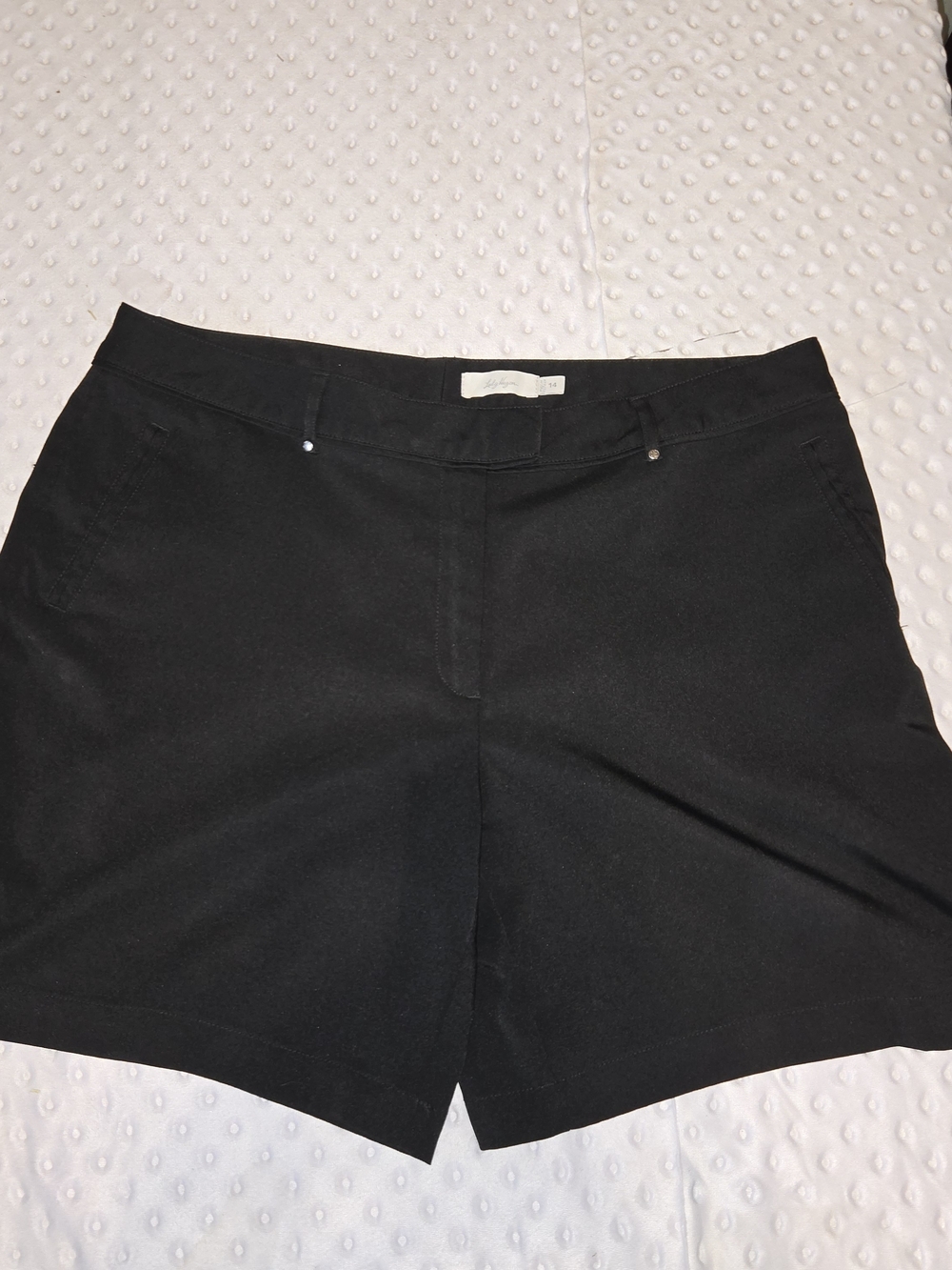 Lady Hagen Black‎ Women's Bermuda Shorts